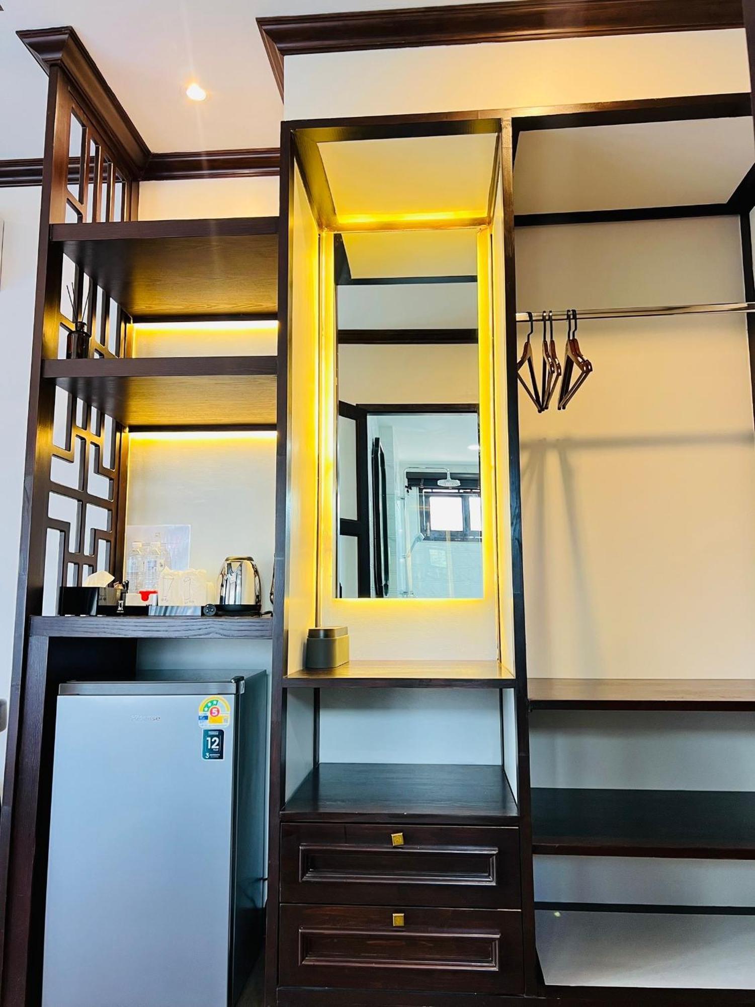 Longlai Kezhan Ban Rak Thai Exterior foto